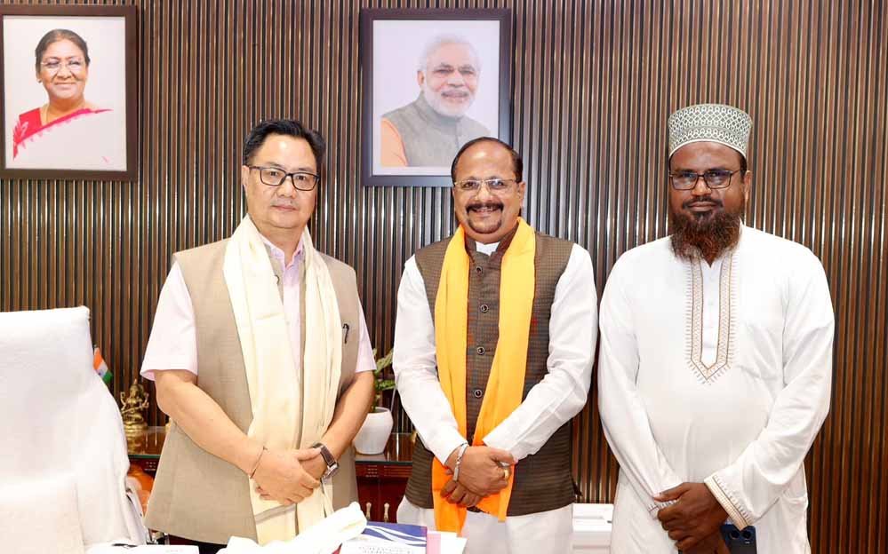 अल्पसंख्यक कार्य मंत्री माननीय किरेन रिजीजू जी से मिर्ज़ा एजाज़ बेग ने की सौजन्य भेंट अल्पसंख्यक कार्य मंत्री माननीय किरेन रिजीजू जी से मिर्ज़ा एजाज़ बेग ने की सौजन्य भेंट