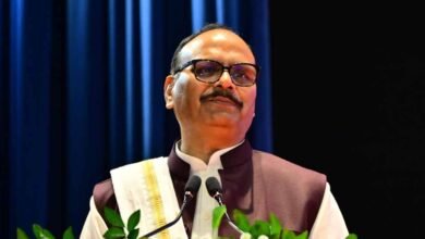 बहुत तेजी से तरक्की कर रहा उत्तर प्रदेश का वस्त्र उद्योग: ब्रजेश पाठक बहुत तेजी से तरक्की कर रहा उत्तर प्रदेश का वस्त्र उद्योग: ब्रजेश पाठक