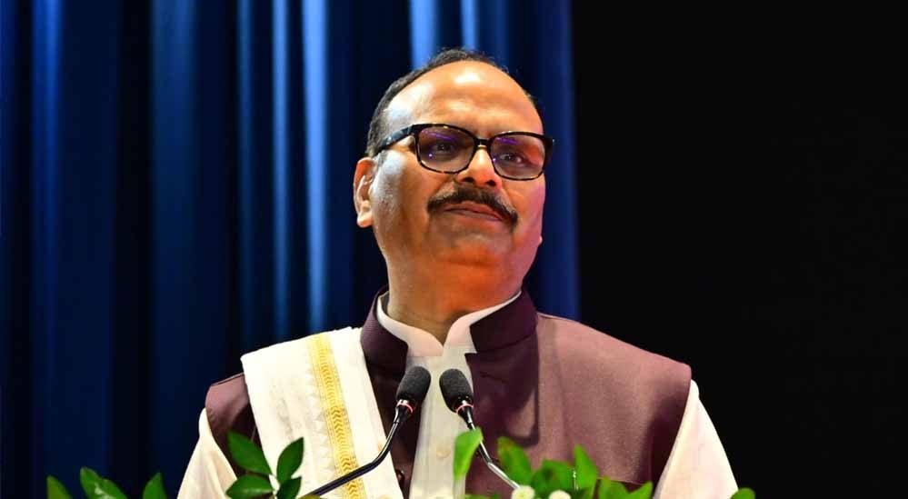 बहुत तेजी से तरक्की कर रहा उत्तर प्रदेश का वस्त्र उद्योग: ब्रजेश पाठक बहुत तेजी से तरक्की कर रहा उत्तर प्रदेश का वस्त्र उद्योग: ब्रजेश पाठक
