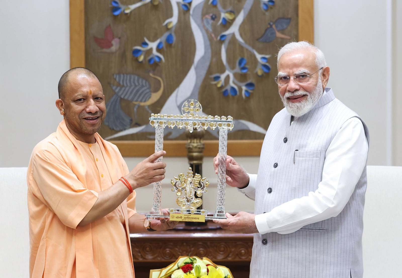मुख्यमंत्री योगी आदित्यनाथ ने नई दिल्ली में की प्रधानमंत्री नरेन्द्र मोदी से शिष्टाचार भेंट मुख्यमंत्री योगी आदित्यनाथ ने नई दिल्ली में की प्रधानमंत्री नरेन्द्र मोदी से शिष्टाचार भेंट