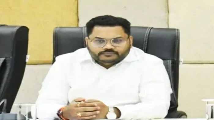CGPSC घोटाला: चेतन बोरघरिया के खाते में 170 लेनदेन से जमा हुए ₹66.64 लाख, ED जांच में बड़ा खुलासा CGPSC घोटाला: चेतन बोरघरिया के खाते में 170 लेनदेन से जमा हुए ₹66.64 लाख, ED जांच में बड़ा खुलासा