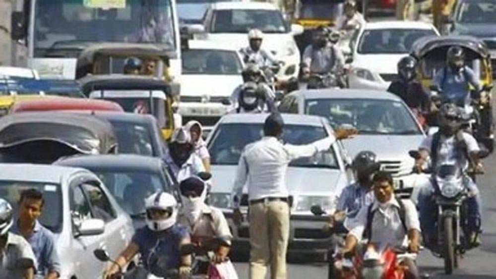 लखनऊ में ट्रैफिक व्यवस्था बदली, पॉलीटेक्निक चौराहे पर बने दो नए यू-टर्न लखनऊ में ट्रैफिक व्यवस्था बदली, पॉलीटेक्निक चौराहे पर बने दो नए यू-टर्न