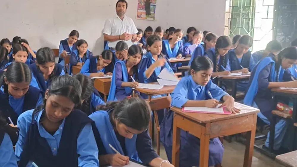 पटना में अर्द्धवार्षिक परीक्षा का बदला पैटर्न, बच्चों पर बढ़ा लिखने और समय का दबाव पटना में अर्द्धवार्षिक परीक्षा का बदला पैटर्न, बच्चों पर बढ़ा लिखने और समय का दबाव