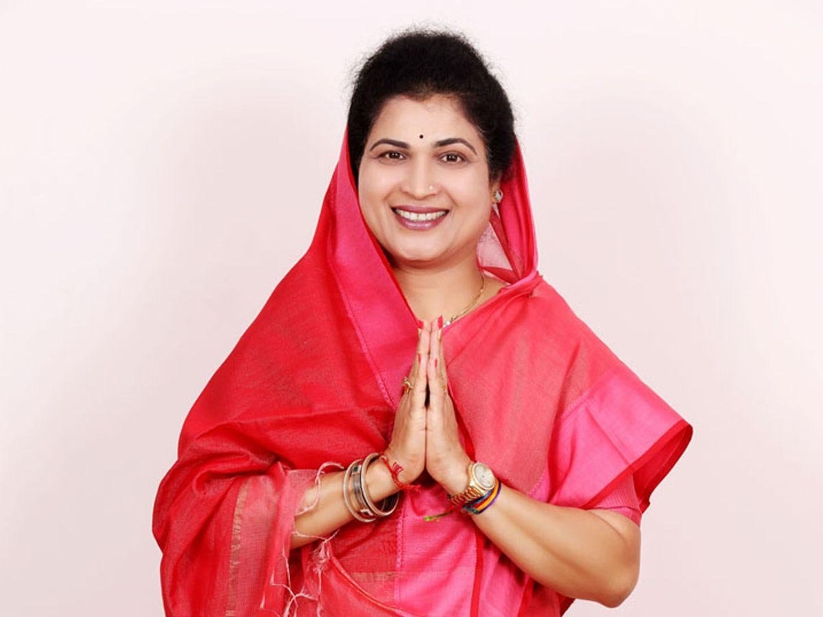 विश्वकर्मा जयंती पर मंत्री कृष्णा गौर ने की पूजा, सृजन और राष्ट्र निर्माण का दिया संदेश विश्वकर्मा जयंती पर मंत्री कृष्णा गौर ने की पूजा, सृजन और राष्ट्र निर्माण का दिया संदेश