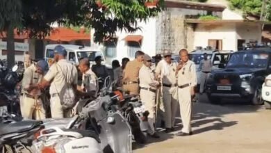 धार में वराह मार्च पर रोक, 1 हजार तक पुलिसकर्मी तैनात; 7 गिरफ्तार, ड्रोन से निगरानी धार में वराह मार्च पर रोक, 1 हजार तक पुलिसकर्मी तैनात; 7 गिरफ्तार, ड्रोन से निगरानी