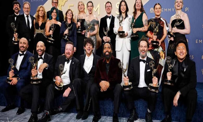 Emmy Awards 2026 Winners: ड्रामा-कॉमेडी में किसने मारी बाजी? जीन स्मार्ट ने रचा इतिहास, टॉम हॉलैंड ने किया डेब्यू Emmy Awards 2026 Winners: ड्रामा-कॉमेडी में किसने मारी बाजी? जीन स्मार्ट ने रचा इतिहास, टॉम हॉलैंड ने किया डेब्यू