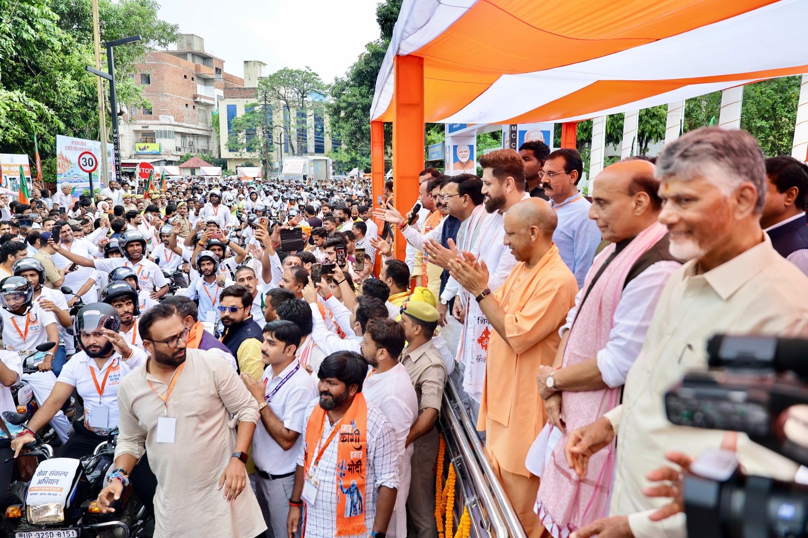 पीएम मोदी के नेतृत्व में अब दुनिया से आंख मिलाकर बात करता है सुरक्षित भारतः मुख्यमंत्री पीएम मोदी के नेतृत्व में अब दुनिया से आंख मिलाकर बात करता है सुरक्षित भारतः मुख्यमंत्री