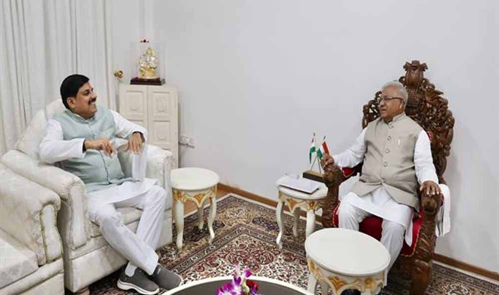 मुख्यमंत्री डॉ. यादव ने राज्यपाल पटेल से की सौजन्य भेंट मुख्यमंत्री डॉ. यादव ने राज्यपाल पटेल से की सौजन्य भेंट