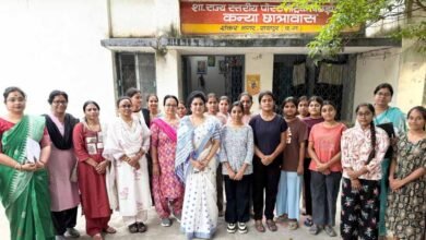 रायपुर : राज्य महिला आयोग की अध्यक्ष डॉ. ममता साहू ने किया कन्या छात्रावास का औचक निरीक्षण रायपुर : राज्य महिला आयोग की अध्यक्ष डॉ. ममता साहू ने किया कन्या छात्रावास का औचक निरीक्षण