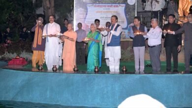 प्रेरणा स्थल पर जले आशीर्वाद के दीये, सीएम योगी ने शुरू किया सेवा संकल्प अभियान प्रेरणा स्थल पर जले आशीर्वाद के दीये, सीएम योगी ने शुरू किया सेवा संकल्प अभियान