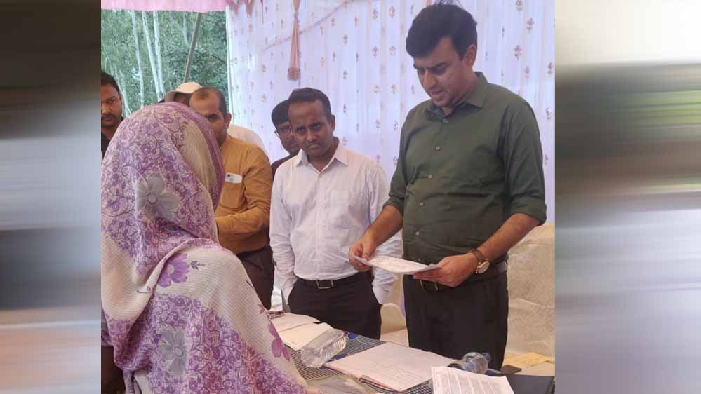कलेक्टर ने रोजगार सहायक के विरुद्ध कार्यवाही करने के दिए निर्देश कलेक्टर ने रोजगार सहायक के विरुद्ध कार्यवाही करने के दिए निर्देश