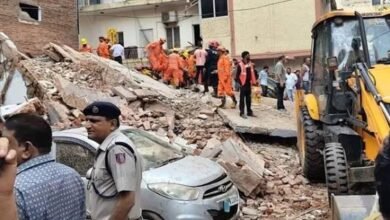 सत्य निकेतन बिल्डिंग हादसे पर बड़ा एक्शन, MCD के 5 अधिकारी सस्पेंड; मालिक की तलाश में 10 टीमें सत्य निकेतन बिल्डिंग हादसे पर बड़ा एक्शन, MCD के 5 अधिकारी सस्पेंड; मालिक की तलाश में 10 टीमें
