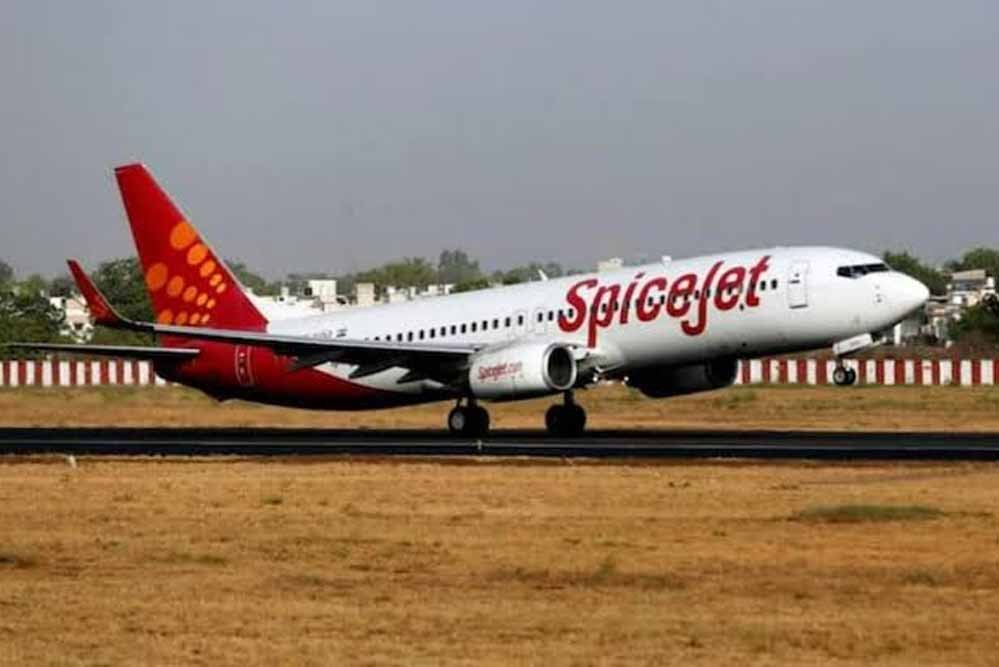 दिल्ली एयरपोर्ट पर SpiceJet की 5 उड़ानें लेट, लेह-जम्मू समेत फ्लाइट्स प्रभावित