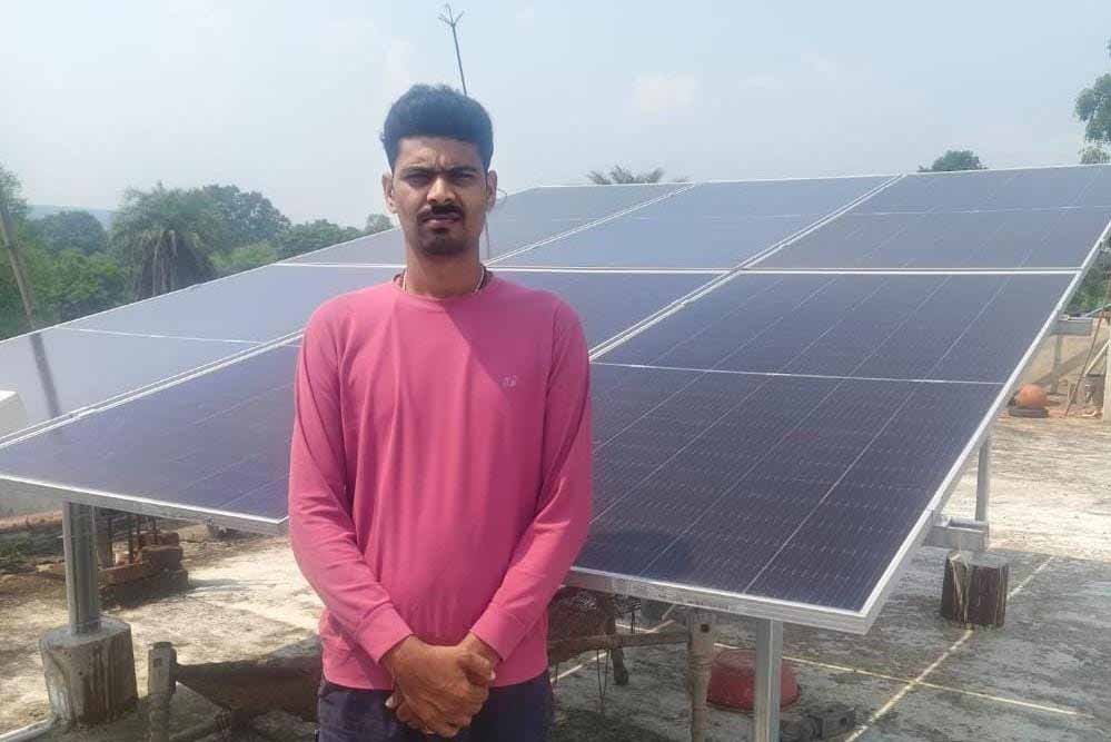सौर ऊर्जा से रोशन हुआ किसान नेतराम का घर, पीएम सूर्य घर योजना से हर माह 2000 रुपए की बचत सौर ऊर्जा से रोशन हुआ किसान नेतराम का घर, पीएम सूर्य घर योजना से हर माह 2000 रुपए की बचत