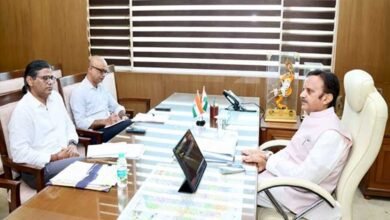 ड्यूटी पर तैनात चिकित्सक निर्धारित समय पर उपस्थित रहें: उप मुख्यमंत्री शुक्ल
