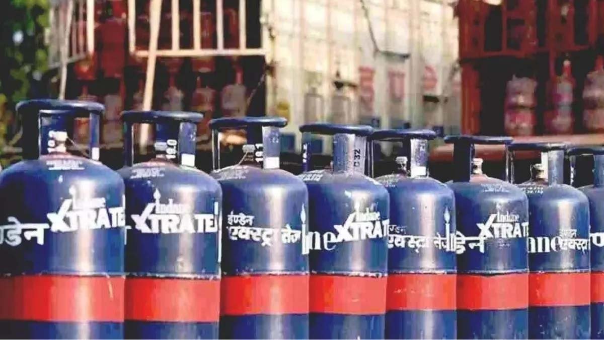 लखनऊ में कमर्शियल LPG सिलिंडर 9.50 रुपये महंगा, घरेलू गैस के दाम स्थिर लखनऊ में कमर्शियल LPG सिलिंडर 9.50 रुपये महंगा, घरेलू गैस के दाम स्थिर