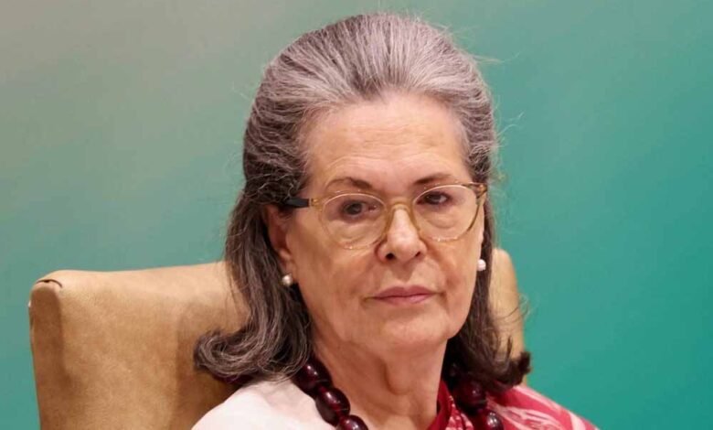 वोटर लिस्ट विवाद में सोनिया गांधी को झटका, सेशन कोर्ट ने आदेश रद्द किया वोटर लिस्ट विवाद में सोनिया गांधी को झटका, सेशन कोर्ट ने आदेश रद्द किया