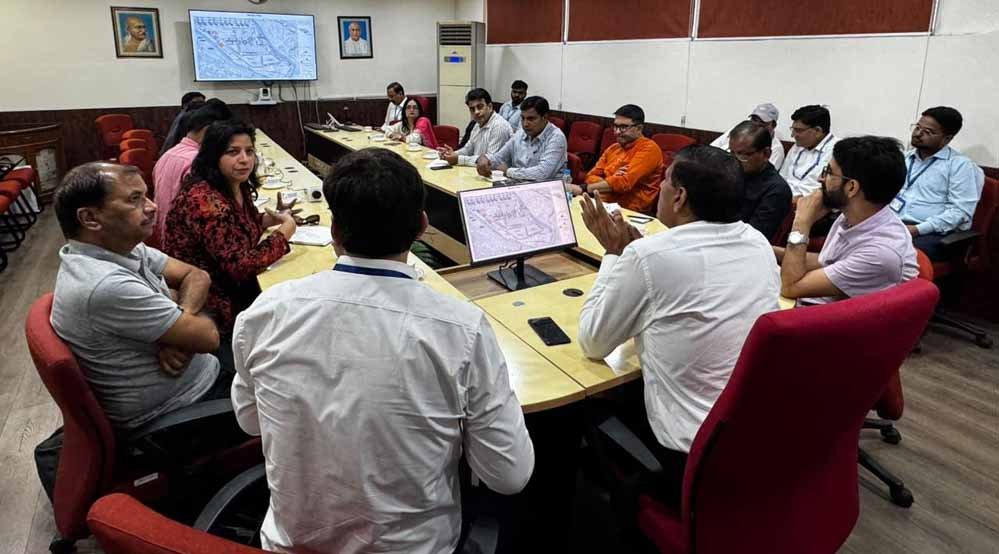 भोपाल से आए पत्रकारों के दल ने जम्मू क्षेत्र के औद्योगिक विकास के बारे में जानकारी ली भोपाल से आए पत्रकारों के दल ने जम्मू क्षेत्र के औद्योगिक विकास के बारे में जानकारी ली