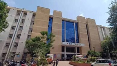 MGM में PG डॉक्टर के सुसाइड अटेम्प्ट पर NMC सख्त, 24 घंटे में रिपोर्ट तलब MGM में PG डॉक्टर के सुसाइड अटेम्प्ट पर NMC सख्त, 24 घंटे में रिपोर्ट तलब