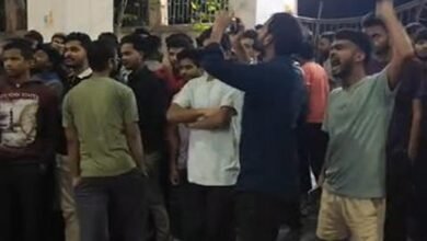 इंजीनियरिंग कॉलेज के मेस में खराब खाना मिलने पर छात्रों का हंगामा, फूड सेफ्टी टीम ने लिए सैंपल