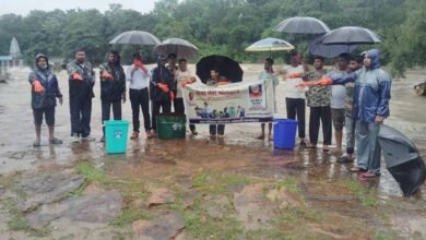 सेवा मेरा योगदान’ अभियान के तहत जल स्रोतों की साफ-सफाई सेवा मेरा योगदान’ अभियान के तहत जल स्रोतों की साफ-सफाई