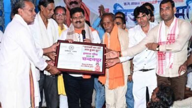 वर्षों पुरानी मांग हुई पूरी, राजपत्र लेकर गांव पहुंचे उप मुख्यमंत्री विजय शर्मा, चंदनपुर को मिली नई पहचान