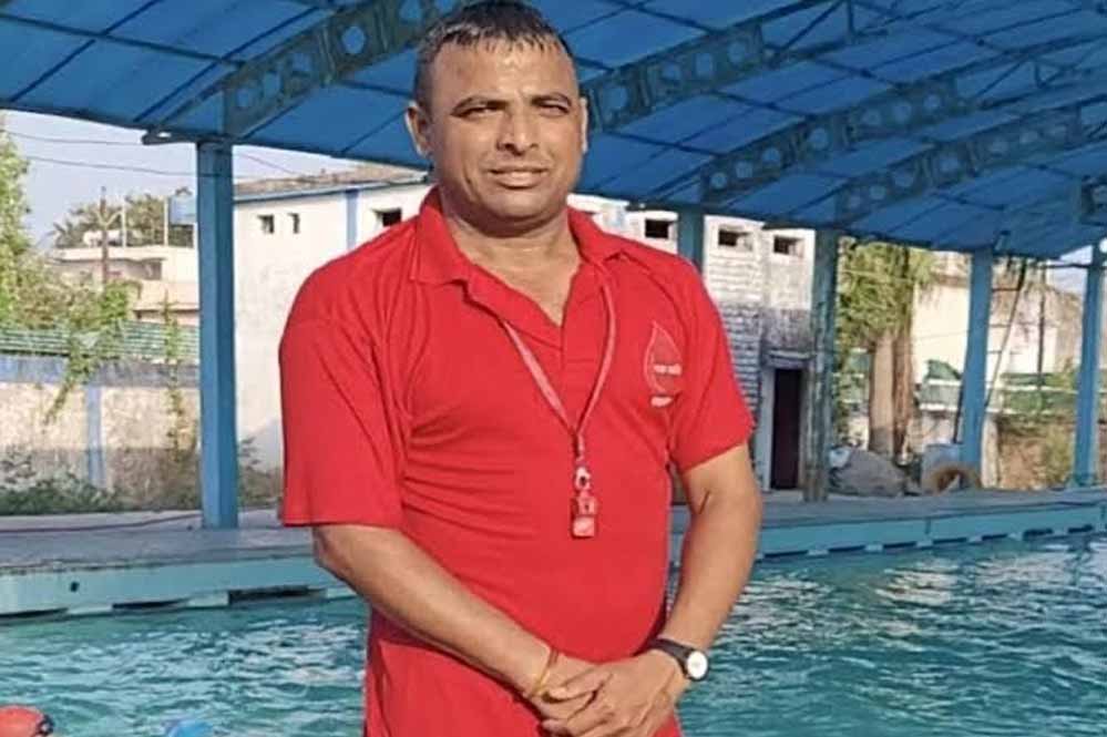 बैतूल के दिव्यांग तैराक रामबरन पाल ने पार किया इंग्लिश चैनल बैतूल के दिव्यांग तैराक रामबरन पाल ने पार किया इंग्लिश चैनल