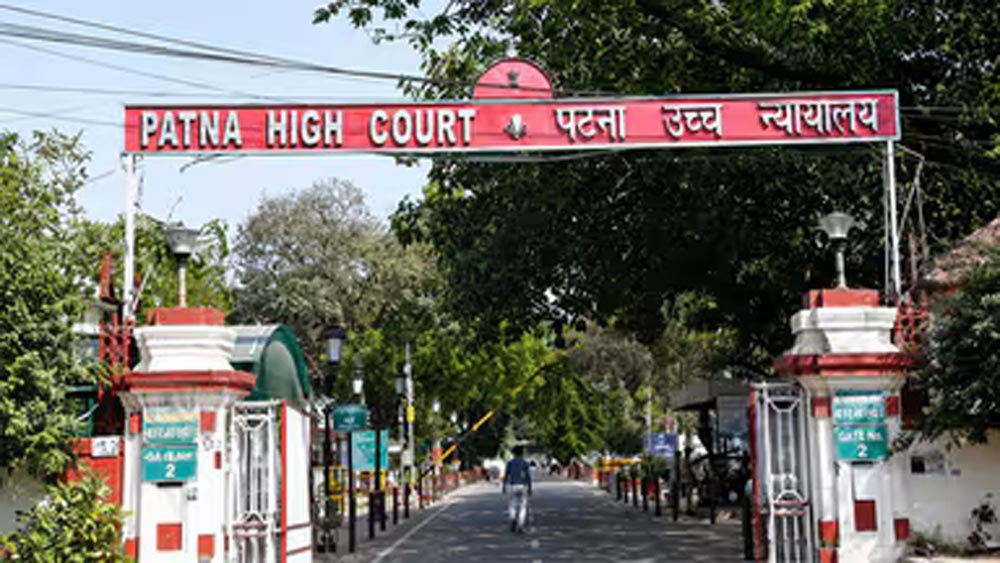 पटना हाईकोर्ट का ऐतिहासिक फैसला: RT-PCR रिपोर्ट न होने पर भी कोविड मुआवजे का हक नहीं छीना जा सकता पटना हाईकोर्ट का ऐतिहासिक फैसला: RT-PCR रिपोर्ट न होने पर भी कोविड मुआवजे का हक नहीं छीना जा सकता