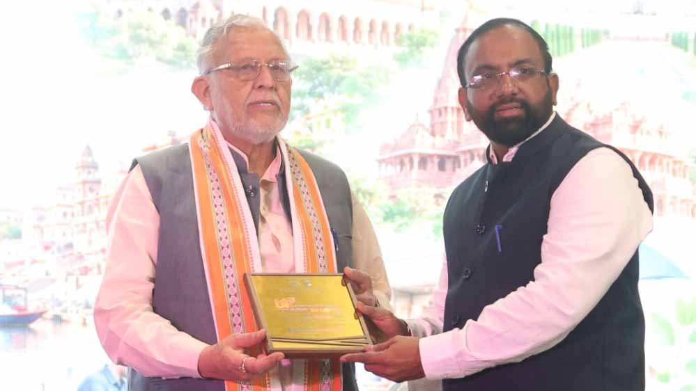 कमजोर और ग्रामीण वर्ग तक बीमा पहुंचाना सबसे जरूरी : सुरेश खन्ना कमजोर और ग्रामीण वर्ग तक बीमा पहुंचाना सबसे जरूरी : सुरेश खन्ना