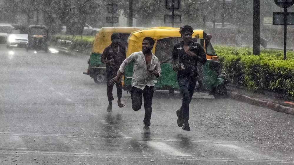 मध्य प्रदेश में मानसून की विदाई शुरू, 37.7 इंच बारिश; अब तेज धूप के आसार मध्य प्रदेश में मानसून की विदाई शुरू, 37.7 इंच बारिश; अब तेज धूप के आसार