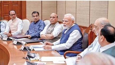Modi Cabinet Reshuffle: मोदी कैबिनेट में बड़े फेरबदल की चर्चा तेज, वैष्णव का प्रमोशन और गडकरी के विभाग में बदलाव की अटकलें