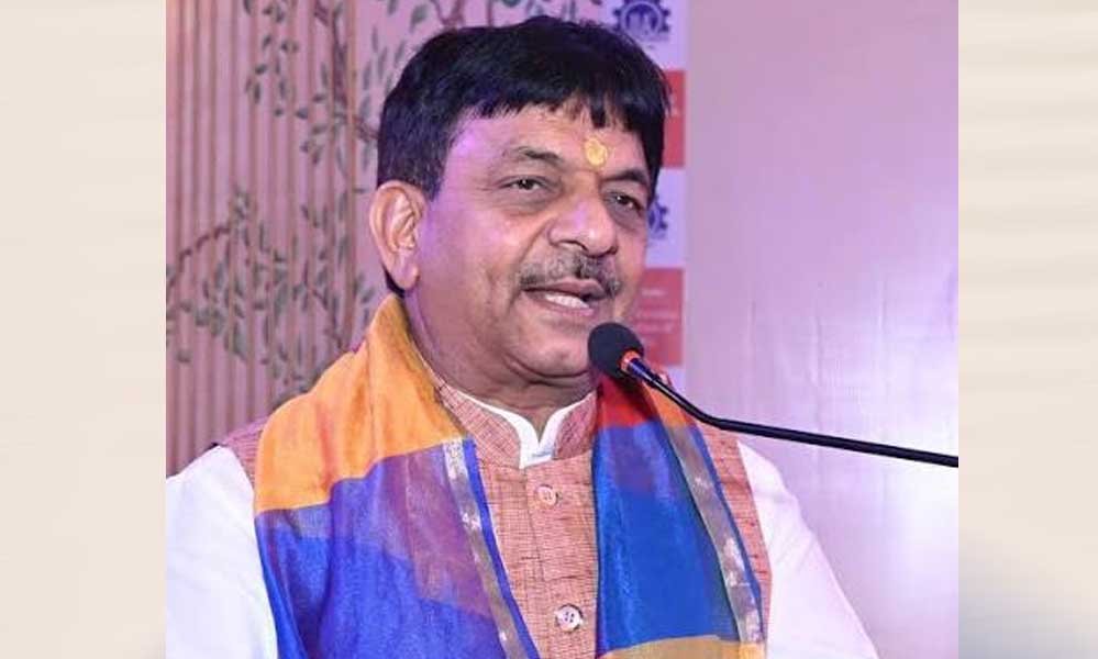 अंकित बालियान हत्याकांड पर सीएम योगी का सख्त रुख, मंत्री ने परिजनों से मिलकर जताई संवेदना अंकित बालियान हत्याकांड पर सीएम योगी का सख्त रुख, मंत्री ने परिजनों से मिलकर जताई संवेदना