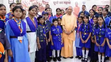 बेटियों की प्रतिभा को मंच, सपनों को पंख दे रही योगी सरकार बेटियों की प्रतिभा को मंच, सपनों को पंख दे रही योगी सरकार