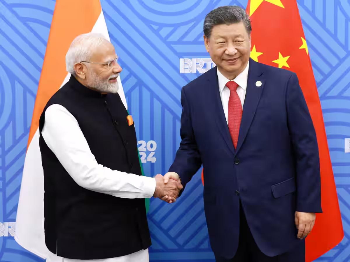 BRICS में शी जिनपिंग का बड़ा संदेश, बोले- ताकतवर देश जो चाहे वही सही नहीं; सभी पर लागू हों समान नियम BRICS में शी जिनपिंग का बड़ा संदेश, बोले- ताकतवर देश जो चाहे वही सही नहीं; सभी पर लागू हों समान नियम