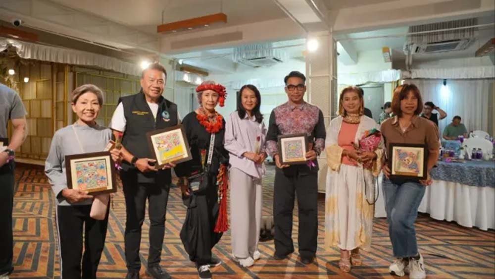 बिहार की बौद्ध विरासत देखने पहुंचा थाईलैंड का 28 सदस्यीय दल, पर्यटन को मिलेगा बढ़ावा बिहार की बौद्ध विरासत देखने पहुंचा थाईलैंड का 28 सदस्यीय दल, पर्यटन को मिलेगा बढ़ावा