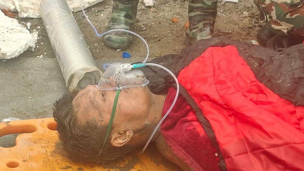 नेपाल में तबाही के 9 दिन बाद सुरंग से आई आवाज, रेस्क्यू टीम ने 2 लोगों को जिंदा निकाला नेपाल में तबाही के 9 दिन बाद सुरंग से आई आवाज, रेस्क्यू टीम ने 2 लोगों को जिंदा निकाला
