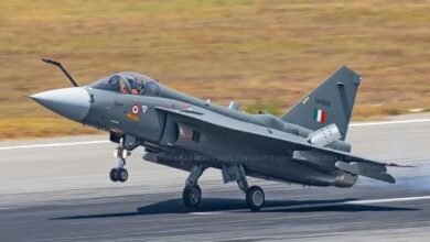 तेजस को मिला ‘बाहुबली’ इंजन, GE Aerospace ने HAL को सौंपे 3 F404-IN20 इंजन; बढ़ेगी लड़ाकू ताकत तेजस को मिला ‘बाहुबली’ इंजन, GE Aerospace ने HAL को सौंपे 3 F404-IN20 इंजन; बढ़ेगी लड़ाकू ताकत