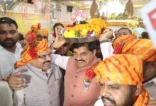 CM डॉ. यादव ने बरखेड़ी के राधा-कृष्ण मंदिर में की पूजा, सिर पर लड्डू गोपाल को लेकर पहुंचे मंदिर