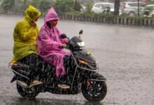 दिल्ली-NCR में झमाझम बारिश से बदला मौसम, गरज-चमक के बीच राजधानी में रेड अलर्ट
