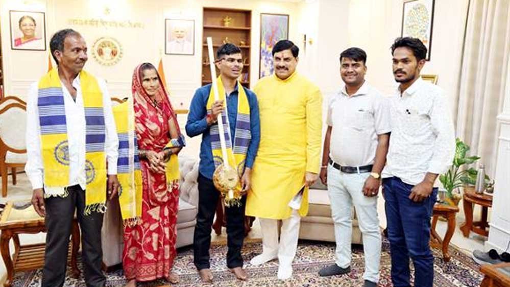 फ़िल्म हनुमान अंश के गायक लोधी को करेगी राज्य सरकार प्रोत्साहित : मुख्यमंत्री डॉ. यादव फ़िल्म हनुमान अंश के गायक लोधी को करेगी राज्य सरकार प्रोत्साहित : मुख्यमंत्री डॉ. यादव