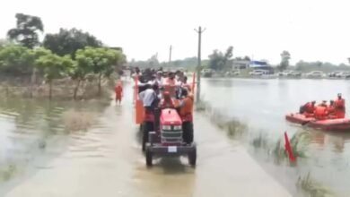 बिहार बाढ़ का जायजा लेने पहुंचे शिवराज सिंह चौहान, सम्राट चौधरी संग ट्रैक्टर पर निकली टीम बिहार बाढ़ का जायजा लेने पहुंचे शिवराज सिंह चौहान, सम्राट चौधरी संग ट्रैक्टर पर निकली टीम