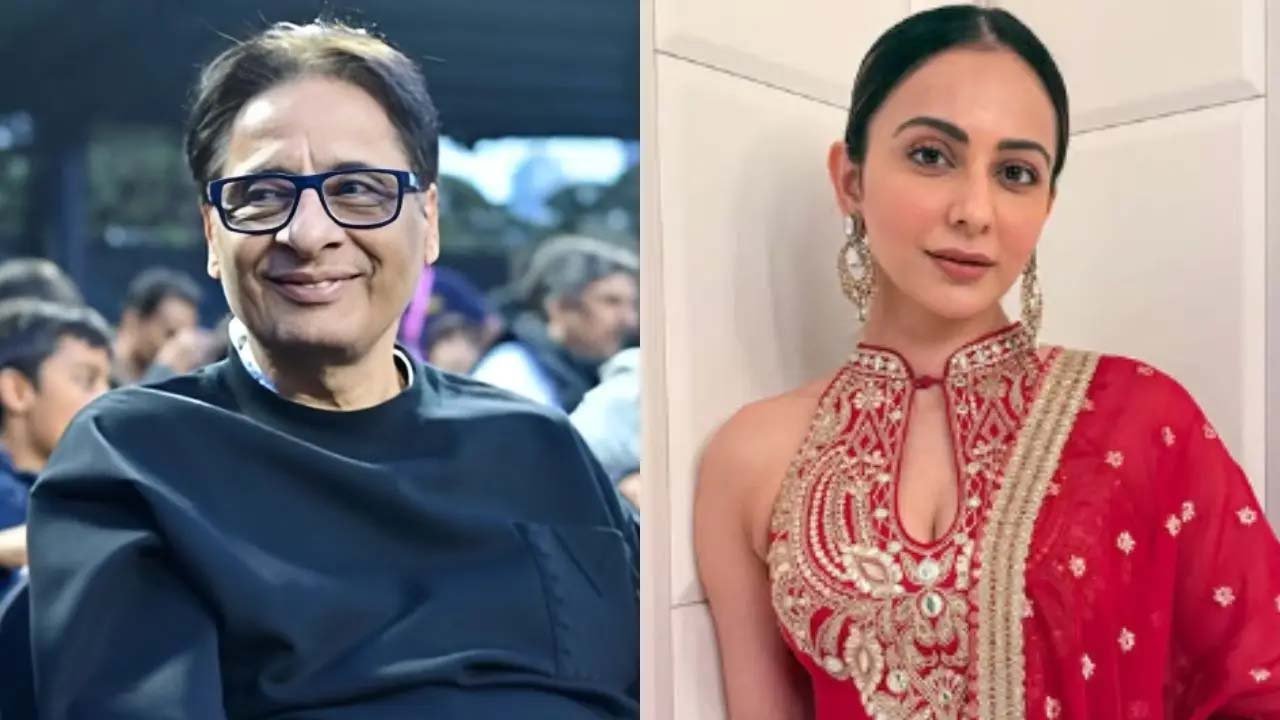 बॉलीवुड में IT की बड़ी कार्रवाई, रकुलप्रीत सिंह और वासु भगनानी समेत कई ठिकानों पर छापेमारी बॉलीवुड में IT की बड़ी कार्रवाई, रकुलप्रीत सिंह और वासु भगनानी समेत कई ठिकानों पर छापेमारी