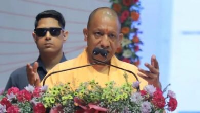 सीएम योगी बोले- शिक्षा को राजनीति से रखें दूर, शिक्षक बच्चों का भविष्य संवारें सीएम योगी बोले- शिक्षा को राजनीति से रखें दूर, शिक्षक बच्चों का भविष्य संवारें