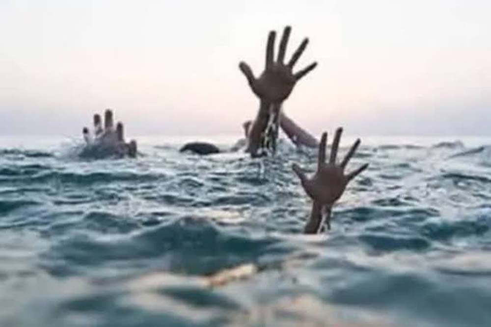 भागलपुर में बड़ा हादसा, बाढ़ के पानी में डूबे 6 बच्चे; मचा कोहराम भागलपुर में बड़ा हादसा, बाढ़ के पानी में डूबे 6 बच्चे; मचा कोहराम