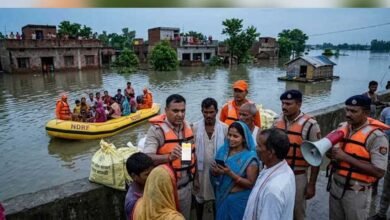 बाढ़ के बीच योगी सरकार का राहत अभियान तेज, 18,810 लोगों को सुरक्षित स्थान पर पहुंचाया बाढ़ के बीच योगी सरकार का राहत अभियान तेज, 18,810 लोगों को सुरक्षित स्थान पर पहुंचाया