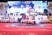 शिक्षक दिवस पर CM योगी ने 81 शिक्षकों को अपने हाथों से किया सम्मानित