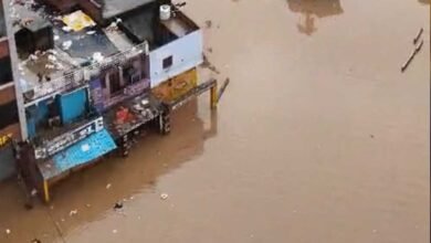 चित्रकूट में बाढ़ के 5 दिन बाद भी तबाही के निशान, घर-दुकानों में कीचड़ से सैंकड़ों गृहस्थियां बर्बाद चित्रकूट में बाढ़ के 5 दिन बाद भी तबाही के निशान, घर-दुकानों में कीचड़ से सैंकड़ों गृहस्थियां बर्बाद