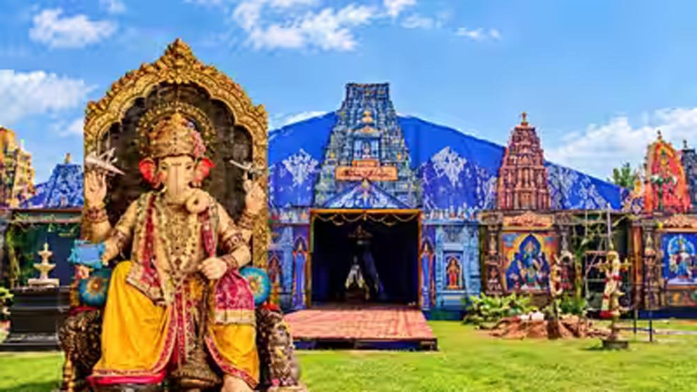 दिल्ली में आज से गणपति उत्सव की धूम, लालबाग के राजा की तर्ज पर सजे भव्य पंडाल दिल्ली में आज से गणपति उत्सव की धूम, लालबाग के राजा की तर्ज पर सजे भव्य पंडाल