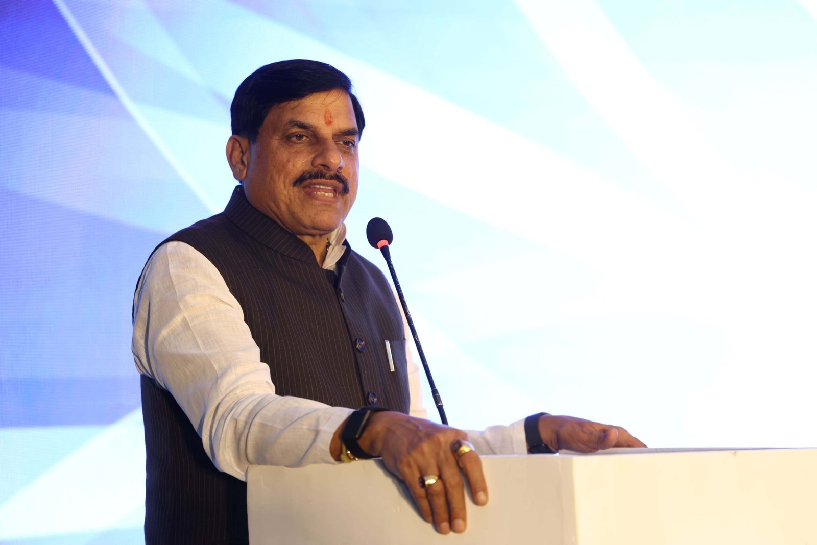 प्रदेश में पानी पर भी बिजली और पानी से भी एनर्जी स्रोत मजबूत हुए: मुख्यमंत्री डॉ. यादव प्रदेश में पानी पर भी बिजली और पानी से भी एनर्जी स्रोत मजबूत हुए: मुख्यमंत्री डॉ. यादव