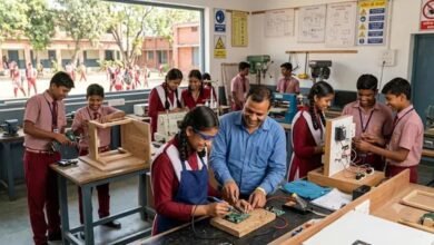 बिहार के स्कूलों में कक्षा छह से बारह तक के छात्रों के लिए व्यावसायिक शिक्षा शुरू होगी। बिहार के स्कूलों में कक्षा छह से बारह तक के छात्रों के लिए व्यावसायिक शिक्षा शुरू होगी।